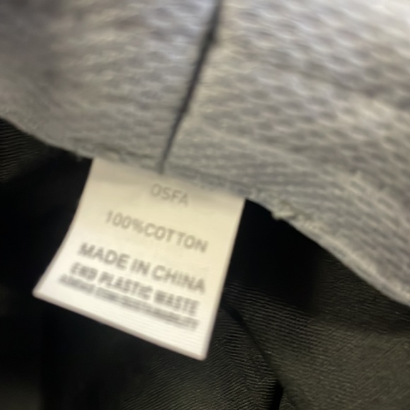 Adidas bucket hat - Picture 3 of 4